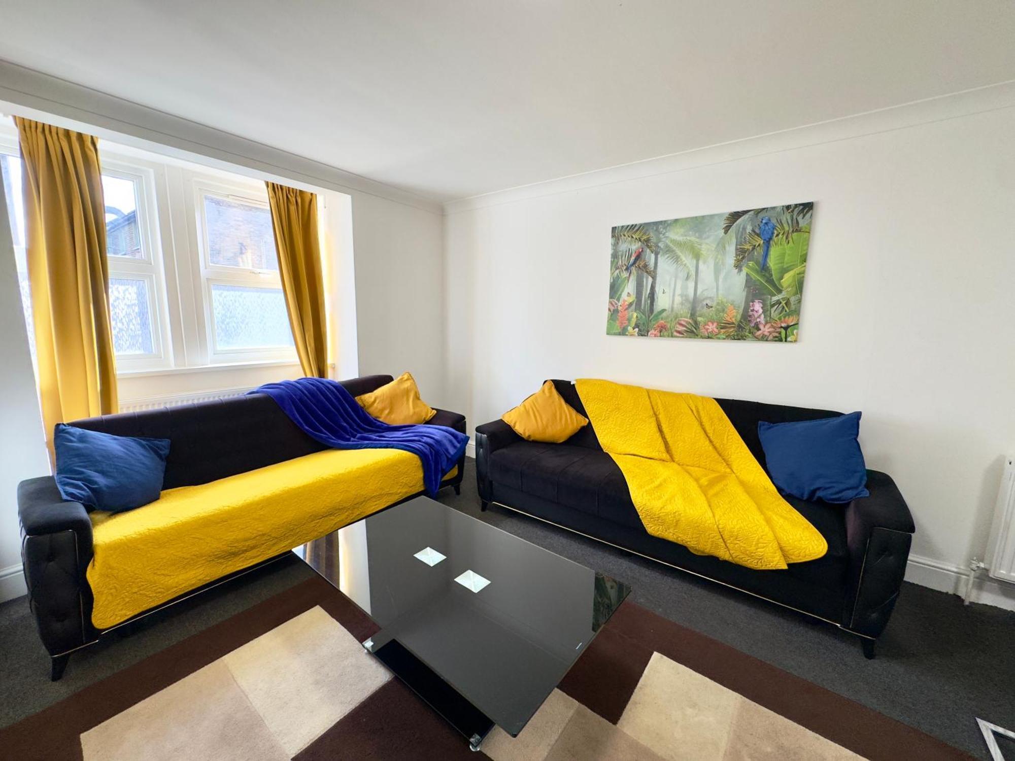 4 Bedrooms House, 3 Bathrooms , Separate Reception, Full Kitchen, Garden, Parking London Exterior photo