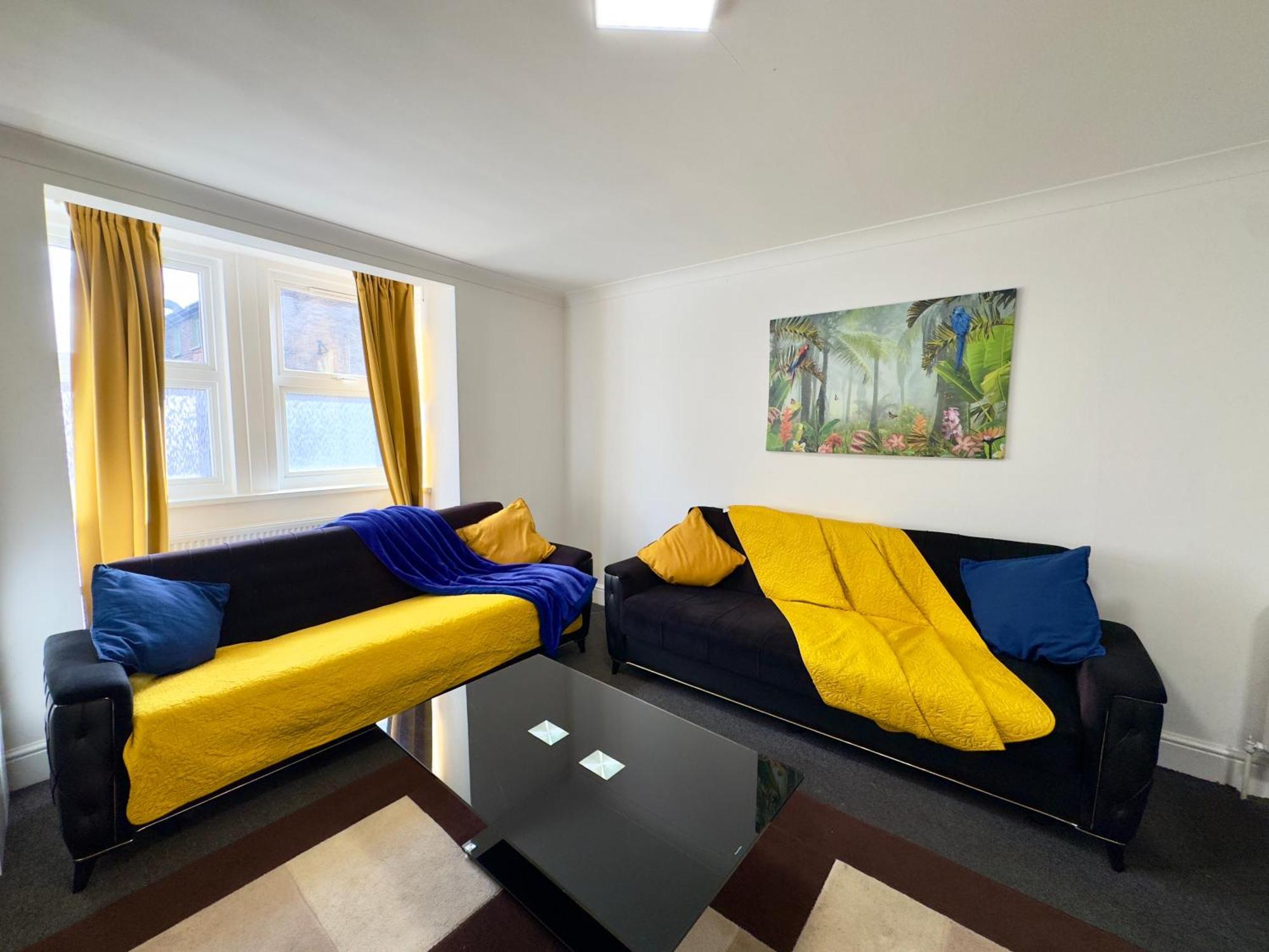 4 Bedrooms House, 3 Bathrooms , Separate Reception, Full Kitchen, Garden, Parking London Exterior photo